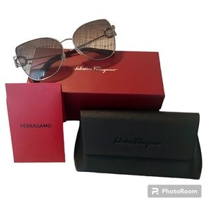 SALVATORE FERRAGAMO WOMEN’S SUNGLASSES.